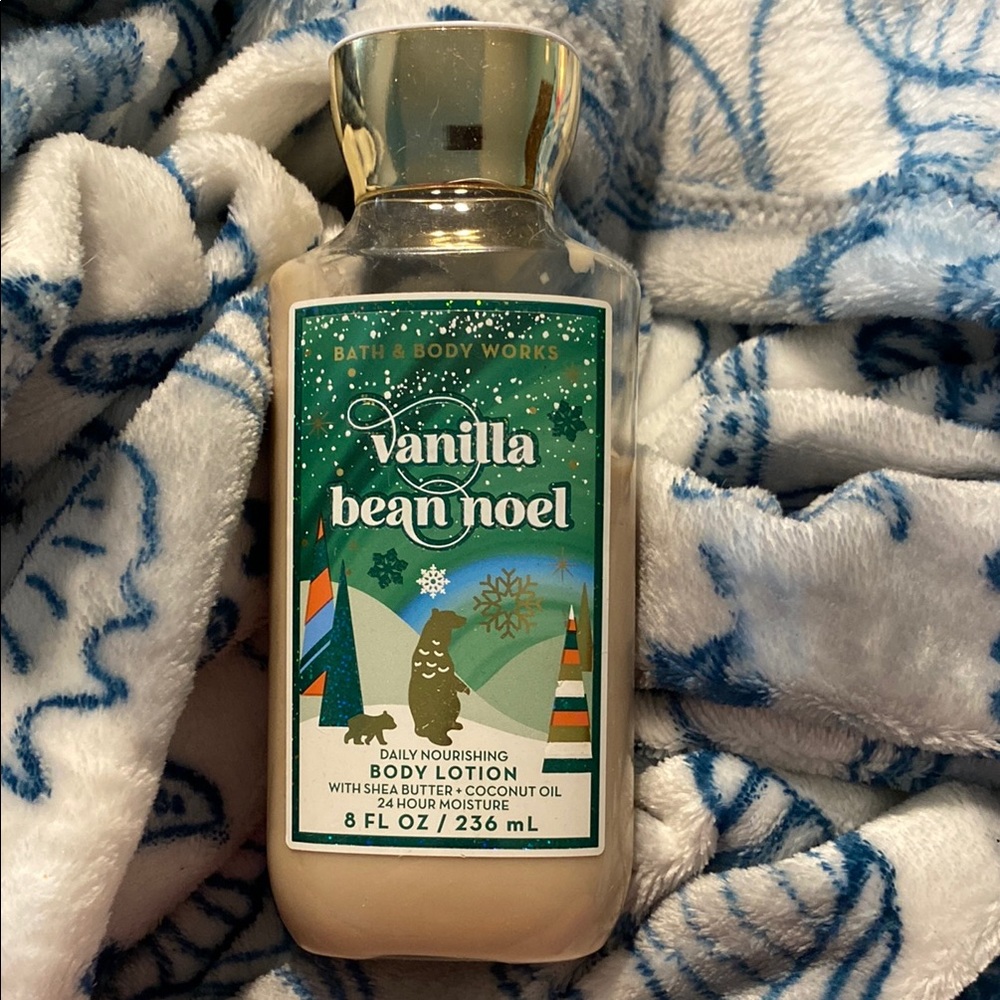 Bath & Body Works Vanilla Bean Noel Body Lotion - Green and Cream